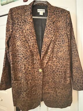 Joan Leslie Women’s Leopard Print Blazer